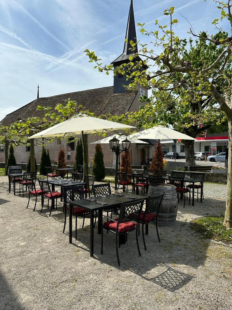 Au Boeuf Rouge Hotel Crassier Exterior foto